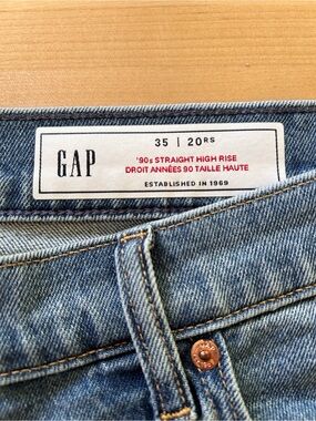 GAP ‘90s High Rise Slim Straight
